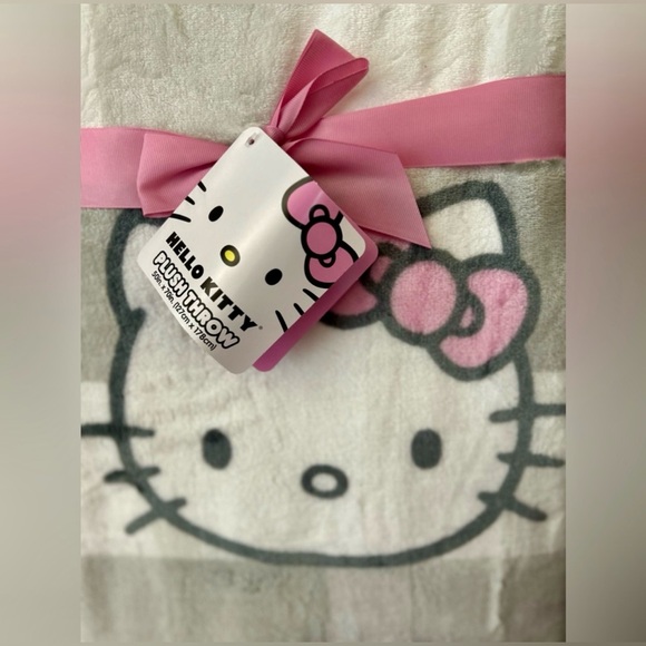 Hello Kitty Bundle Pink & Grey Gingham Throw Blanket and Thermal Travel Mug - Picture 11 of 15